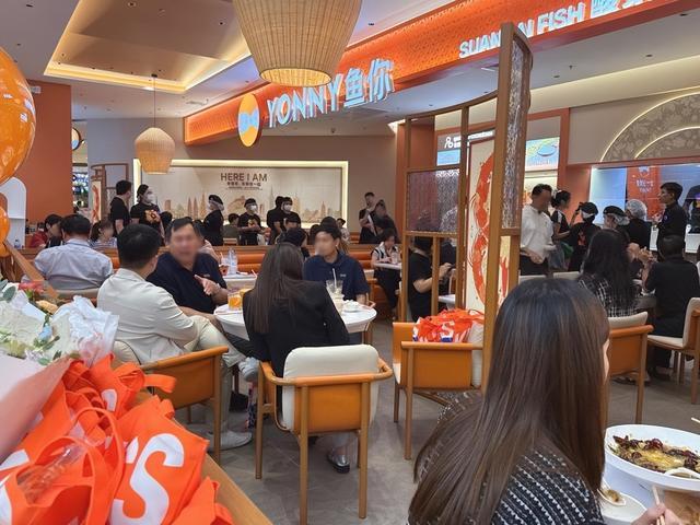 起泰国二店开业本地顾客占比高达八成pg模拟器中国酸菜鱼品牌鱼你在一(图5) 起泰国二店开业本地顾客占比高达八成pg模拟器中国酸菜鱼品牌鱼你在一(图5)