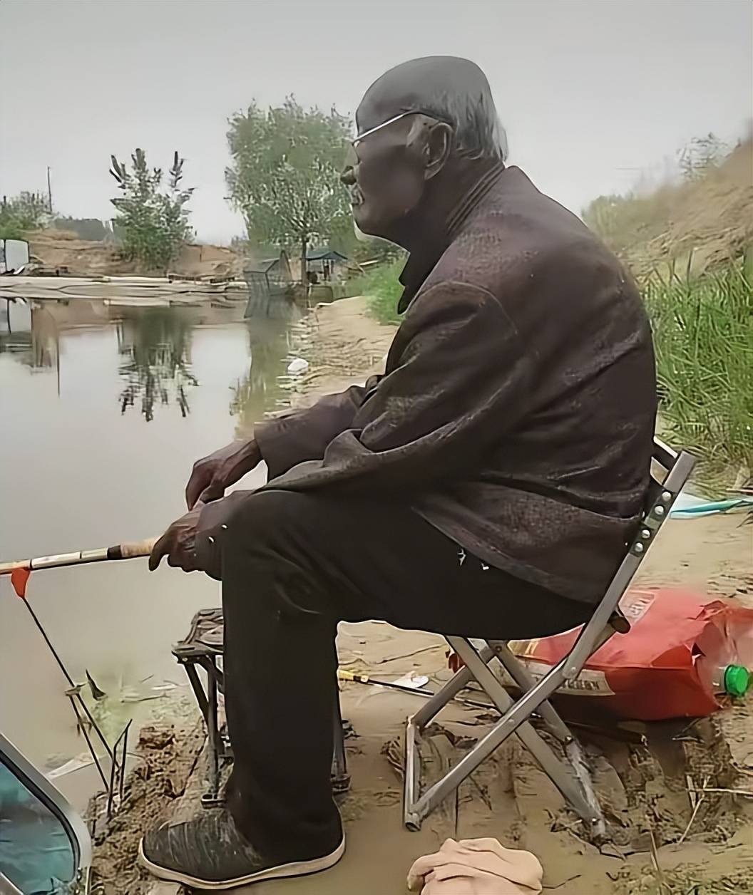 ”黑大爷突然去世其生平曝出网友慨叹pg电子入口曾全网爆火的“八级钓帝